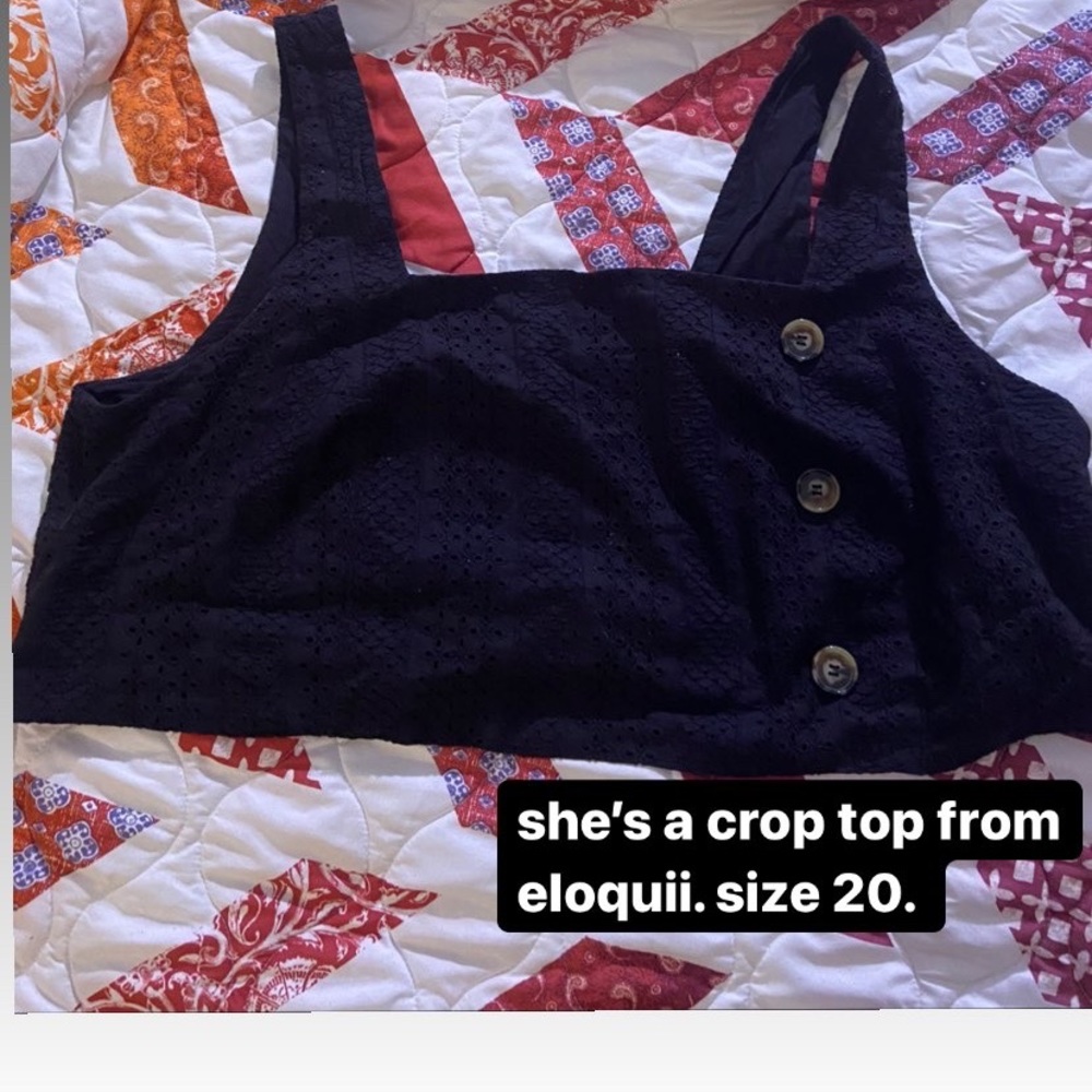 Black Crop-Top